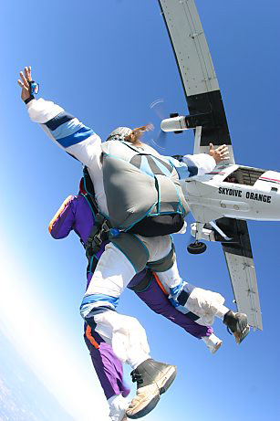 tandem skydiving